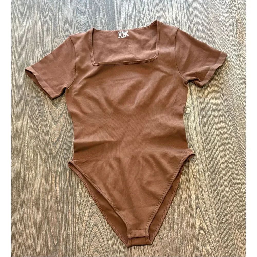 OQQ Womens Square Neck Bodysuit Short Sleeve Nylon Blend Stretch Brown Size XL